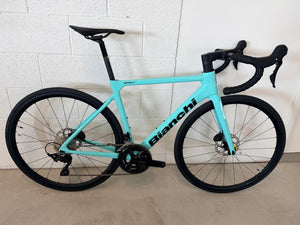 2020 bianchi sprint 105 disc road bike Bianchi Sprint 105 12-speed Mechanical Demo Bicycle
